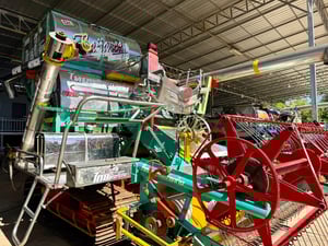 ขายรถเกี่ยวข้าว ไทยเจริญการช่างปี 2012 แท้