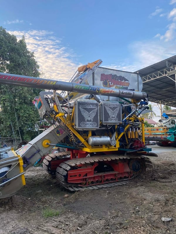 ขายรถเกี่ยวข้าวไทยเจริญปี 2018 ขายรถเกี่ยวข้าวไทยเจริญปี 2018