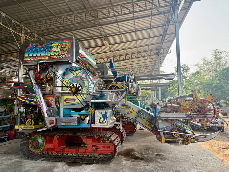 ขายรถเกี่ยวข้าวศักดิ์สุพรรณการข่าง