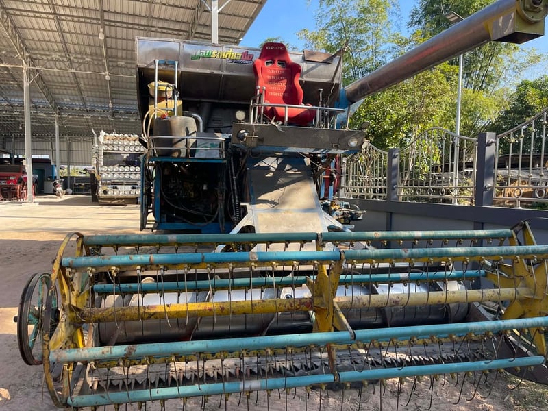 ขายรถเกี่ยวข้าวซันซันขนาดกลางรุ่นถุงทองแสน