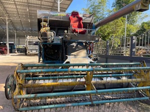 ขายรถเกี่ยวข้าวซันซันขนาดกลางรุ่นถุงทองแสน