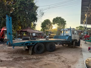 รถเทเลอร์ 10 ล้อหางปลาขึ้นรถเกี่ยวขึ้นรถแม็คโคร