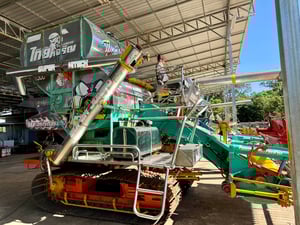 ขายรถเกี่ยวข้าว ไทยเจริญการช่างปี 2012 แท้