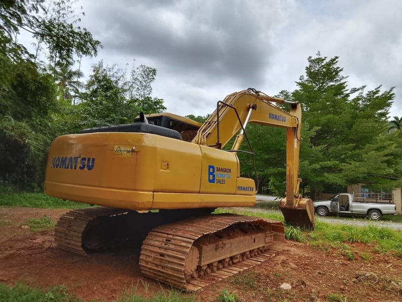 KOMATSU PC200-7 KOMATSU PC200-7