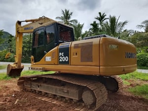 KOMATSU PC200-7 KOMATSU PC200-7