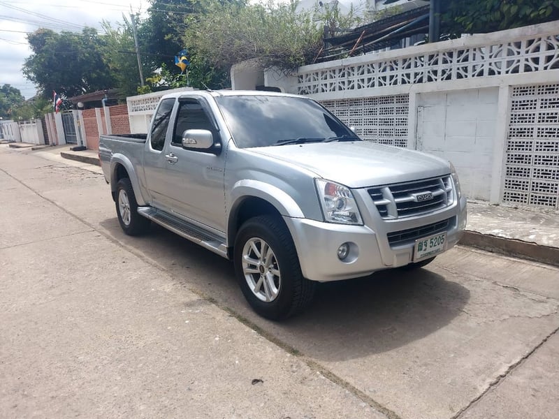 อีซูซุ สเปกแค็ป ดีเซล 2.5 slx  Hilander  รถบ้านสภาพสวย วิ่งน้อย