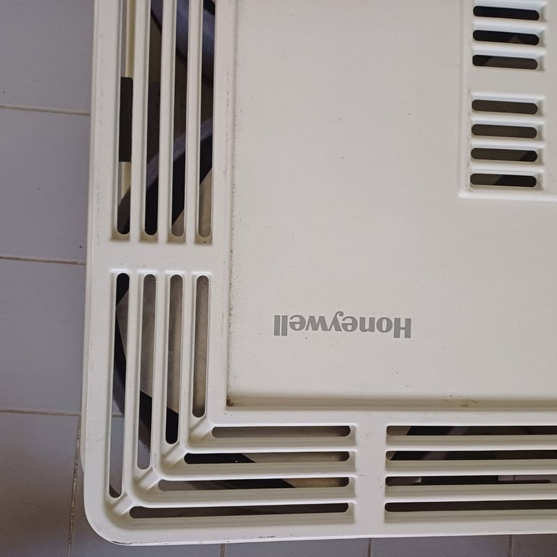 เครื่องฟอกอากาศแบบเเขวนเพดาน