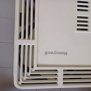 เครื่องฟอกอากาศแบบเเขวนเพดาน