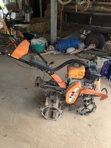 รถไถพรวนดิน