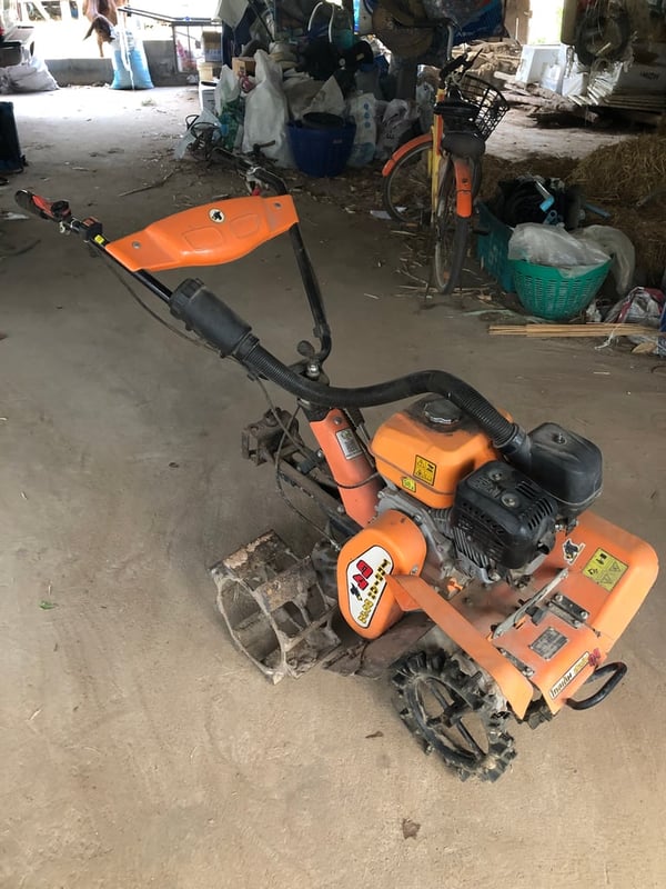 รถไถพรวนดิน