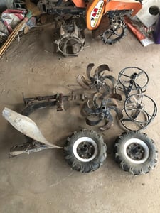 รถไถพรวนดิน