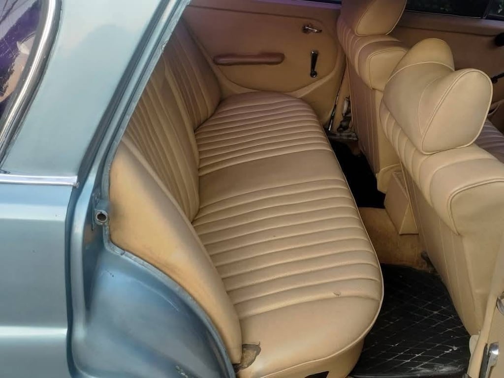 ขายรถเบนซ์ Classic W110 1968 ขายรถเบนซ์ Classic W110 1968