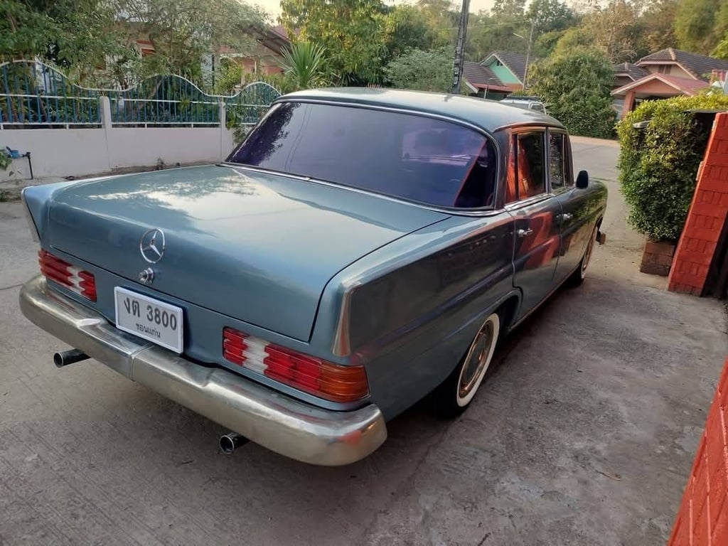 ขายรถเบนซ์ Classic W110 1968