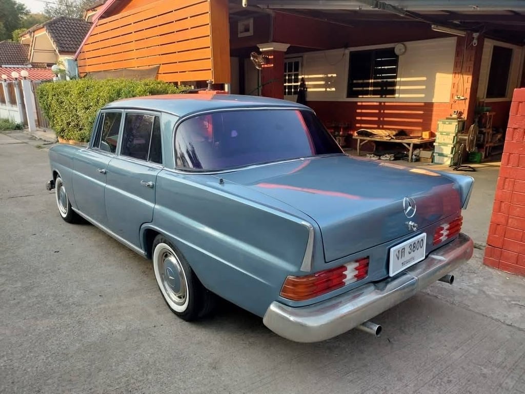 ขายรถเบนซ์ Classic W110 1968