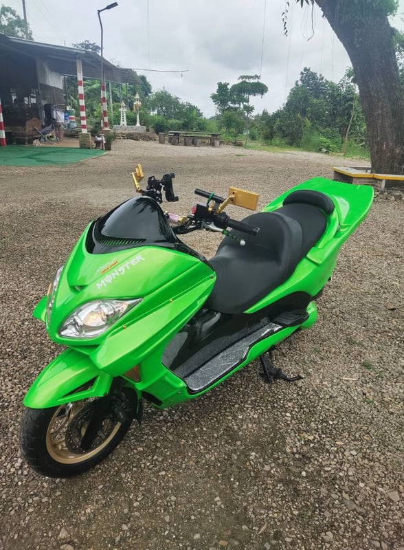 Honda forza 250 cc. made in indonesia