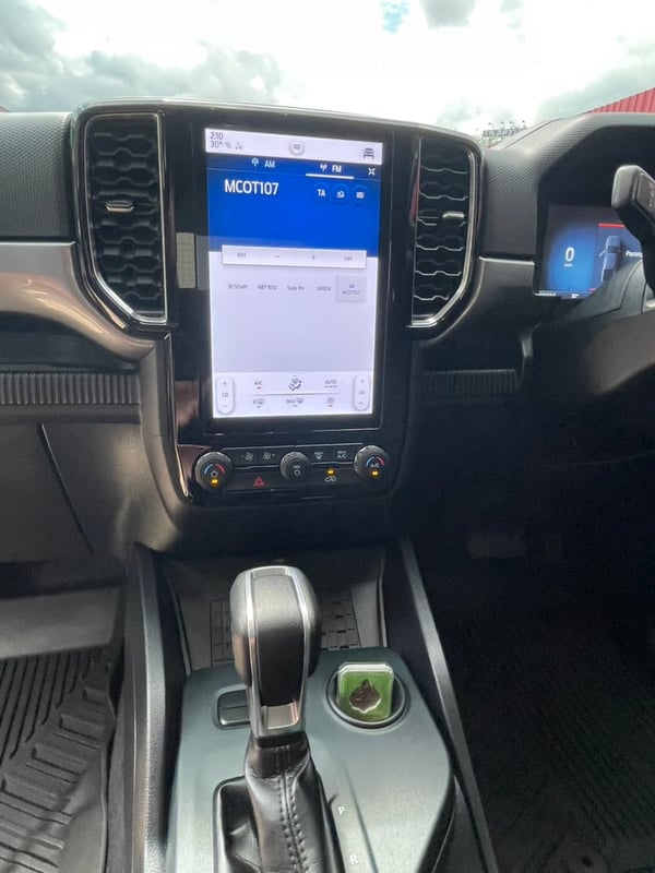 ขายรถบ้าน Ford Ranger แต่งสูง มือเดียวขับ เลขไมล์น้อยพร้อมประกันและฟรีคูปองจากศูนย์ Ford ขับลุยน้ำท่วมอย่างปลอดภัย