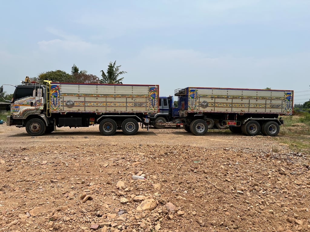 ขายครับ ทั้งแม่ทั้งลูก ขายครับ ทั้งแม่ทั้งลูก