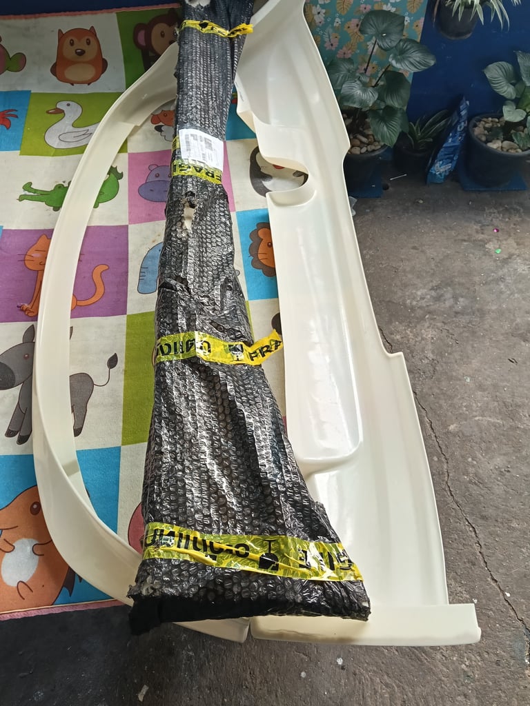 สเกิร์ต ยาริส 2006-2008 รอบคัน ยังไม่แกะเลยคับ สเกิร์ต ยาริส 2006-2008 รอบคัน ยังไม่แกะเลยคับ