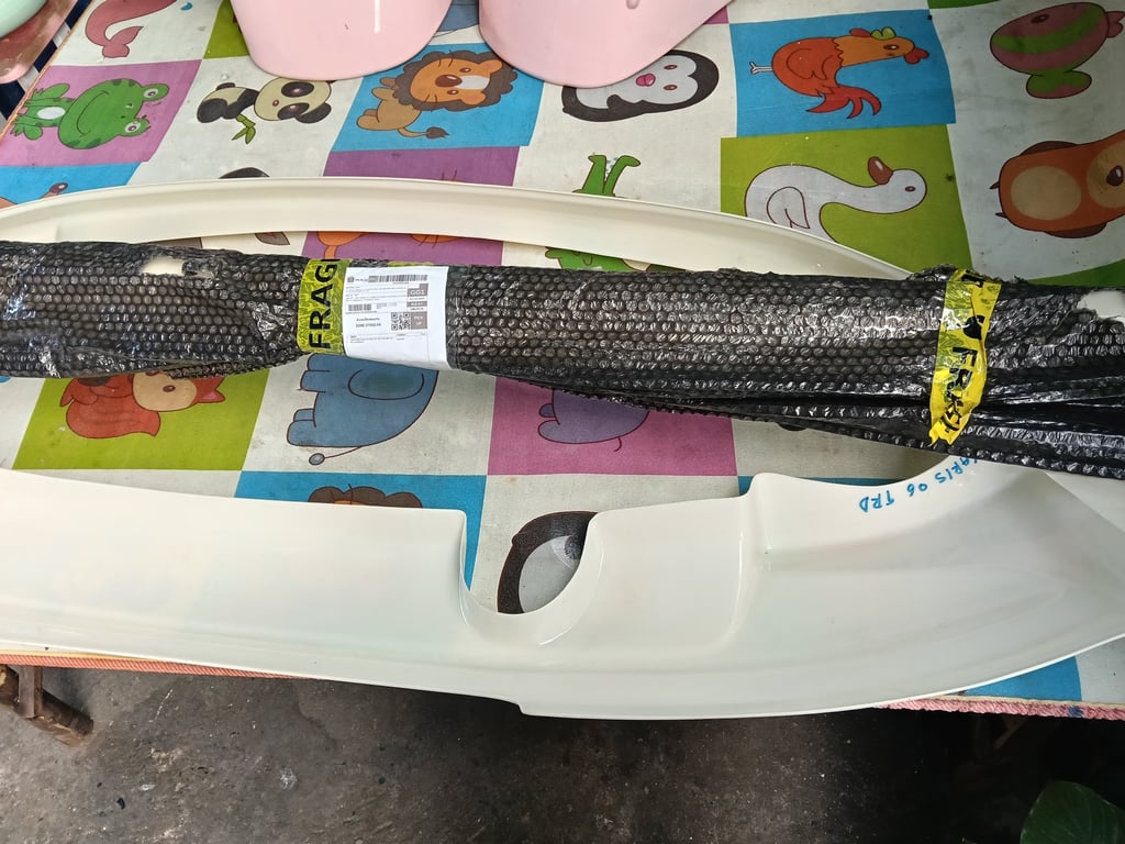 สเกิร์ต ยาริส 2006-2008 รอบคัน ยังไม่แกะเลยคับ สเกิร์ต ยาริส 2006-2008 รอบคัน ยังไม่แกะเลยคับ