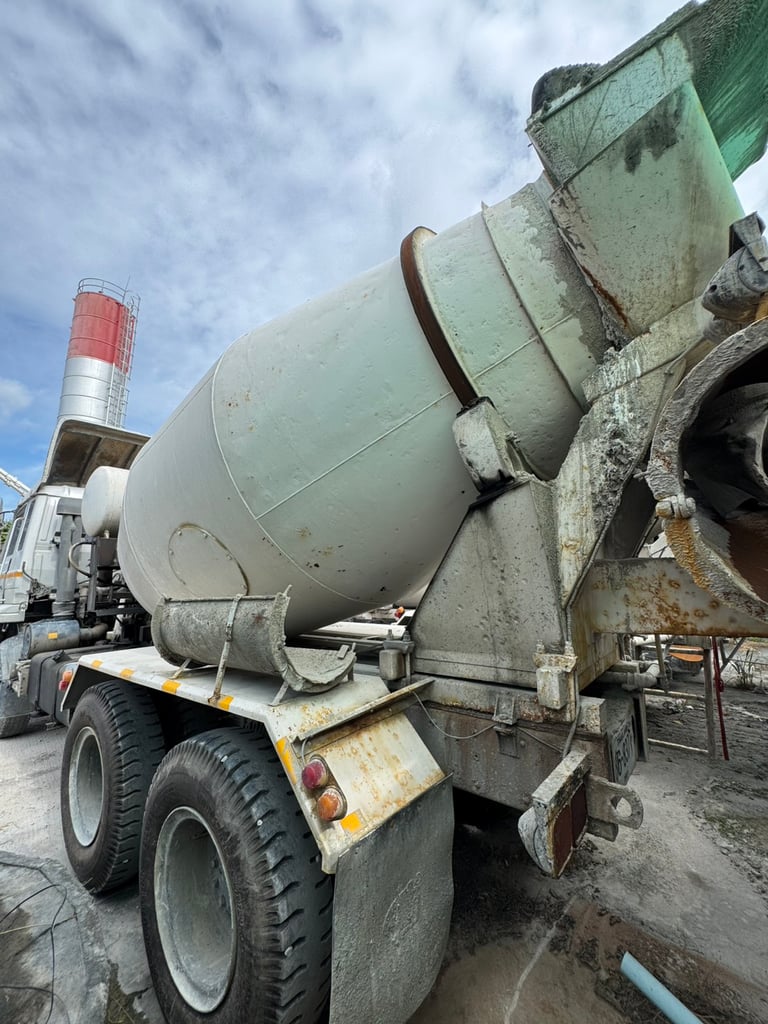 NISSAN UD CWM431HMRT 250แรงม้า รถบรรทุก 10ล้อ โม่ผสมปูน ปี2001 NISSAN UD CWM431HMRT 250แรงม้า รถบรรทุก 10ล้อ โม่ผสมปูน ปี2001