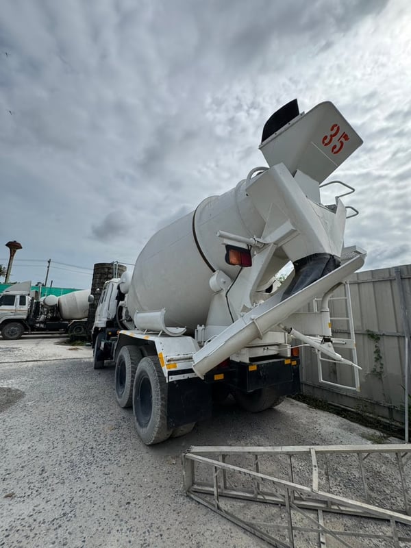 NISSAN UD CWM430M 230แรงม้า รถบรรทุก 10ล้อ โม่ผสมปูน ปี2000