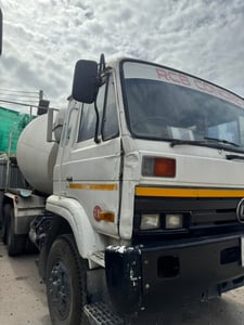 NISSAN UD CWM430H 230แรงม้า รถบรรทุก 10ล้อ โม่ผสมปูน ปี1999