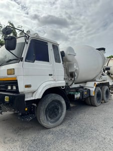 NISSAN UD CWM430M 230แรงม้า รถบรรทุก 10ล้อ โม่ผสมปูน ปี2000