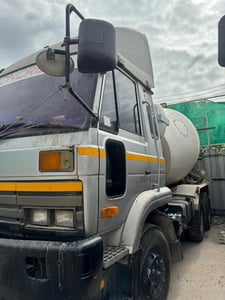 NISSAN UD CWM431HMRT 250แรงม้า รถบรรทุก 10ล้อ โม่ผสมปูน ปี2001