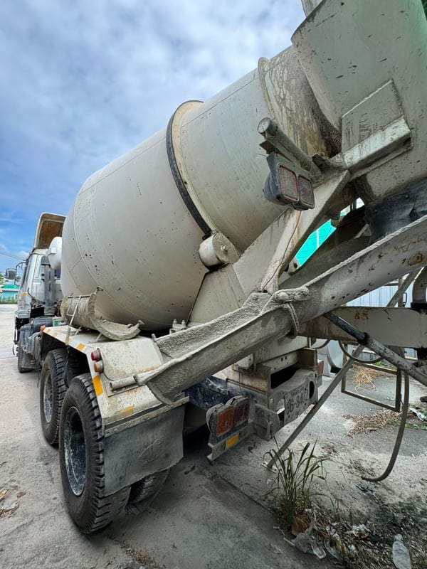 NISSAN UD CWM431HMRT 250แรงม้า รถบรรทุก 10ล้อ โม่ผสมปูน ปี2001