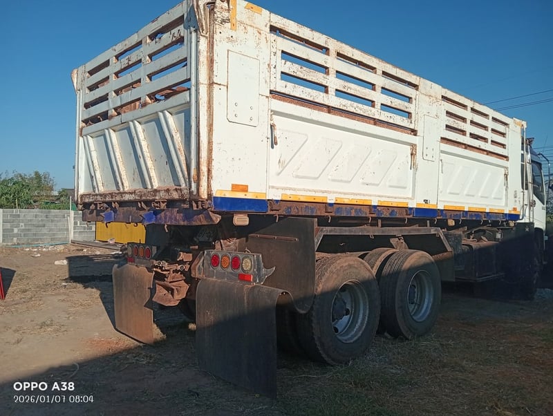 IZUZU  DECA 270 270แรงม้า รถบรรทุก 10ล้อ พ่วงแม่ลูก ปี2004 เลขไมล์น้อยกว่า 800,000 กม.