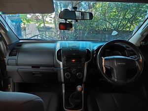 all new D max Hi lander 4 ประตู รถบ้านเดิมๆ