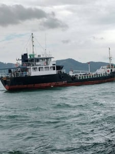 ขายเรือน้ำมันขนาด 5 แสนลิตร 