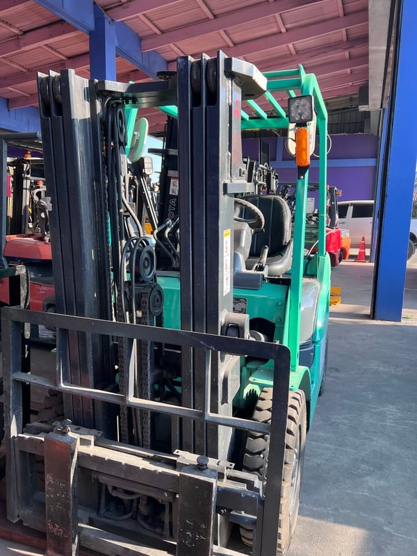 ขายรถแก๊สขนาด 2.5 ตันเสา 4.5 เมตรครับ