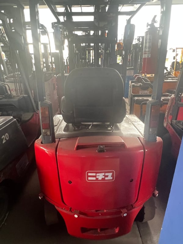 ต้องการขายรถรถไฟฟ้าขนาด 1.5 ตันสาว 3 เมตร แผงงาสไลด์ชิป