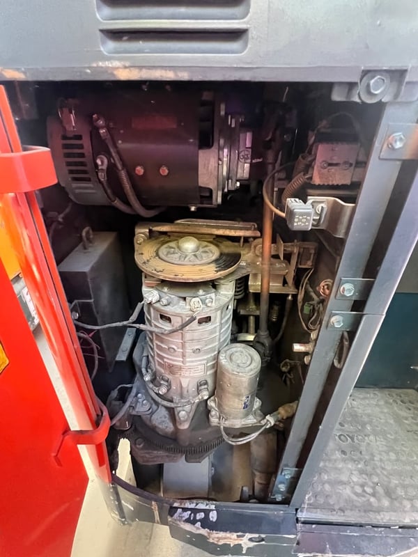 ขายรถไฟฟ้ายืนขับขนาด 1.8 ตันเสา 4 เมตรครับ