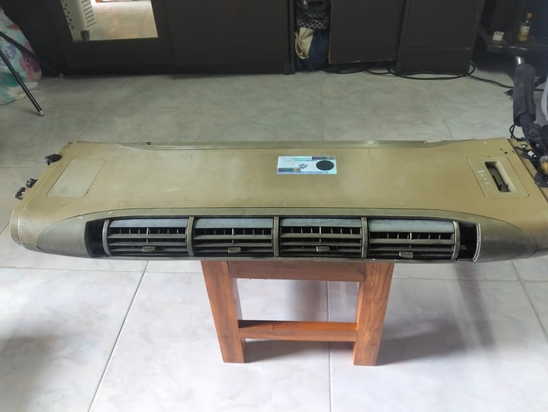 ขายตู้แอร์แขวนหน้าปรับได้