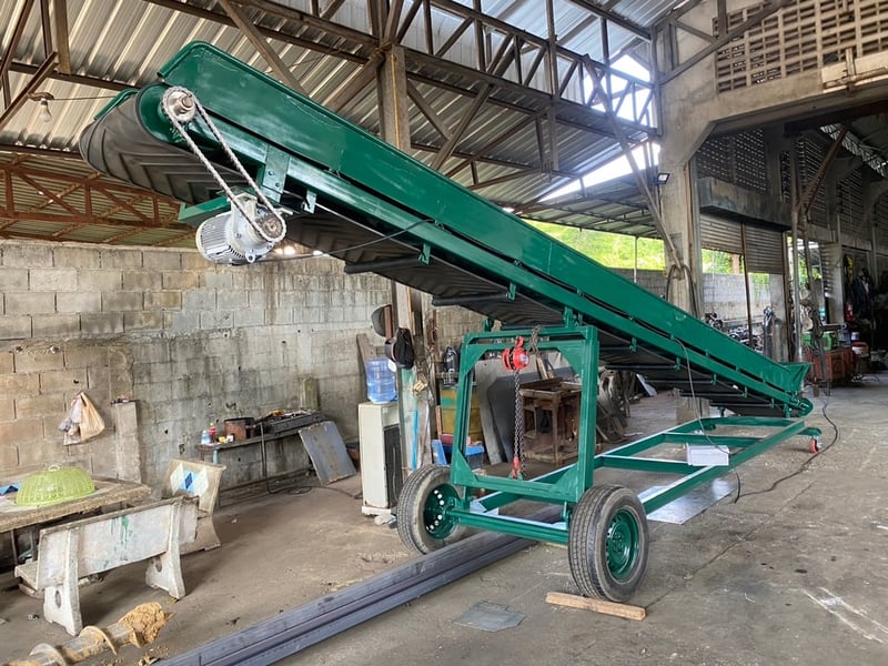 สายพานลำเลียง ใช้ขนถ่ายวัตถุดิบงานต่างๆ 