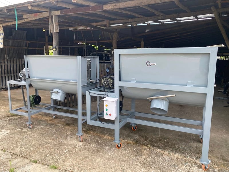 เครื่องผสมปุ๋ย รุ่น KT 200 ถังและชุดกวนSUS304 