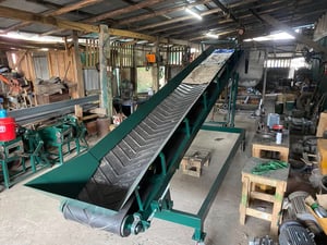 สายพานลำเลียง กว้าง 50 cm ยาว 5 เมตร  ใช้ขนถ่ายวัตถุดิบงานต่างๆ