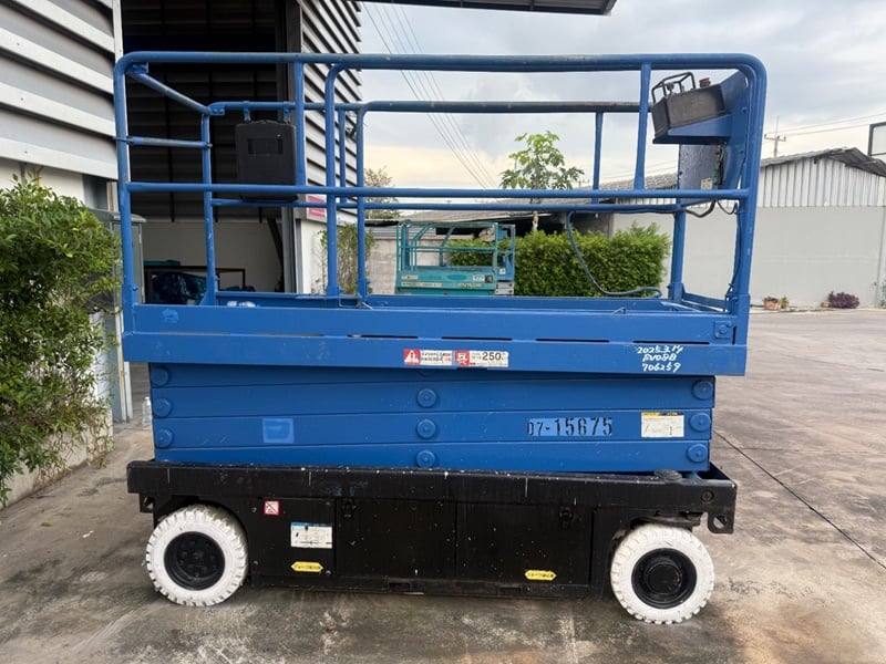 SV08B: Aichi 8m. Scissor lift - ลิฟท์ ขากรรไกร 8 เมตร by OEKShop