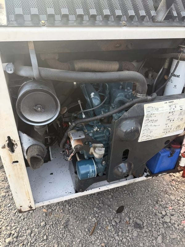 Bobcat 645 : Skid Steer Loader รถตักล้อยาง เล็ก 2.2ตัน by by OEK 098-5625920