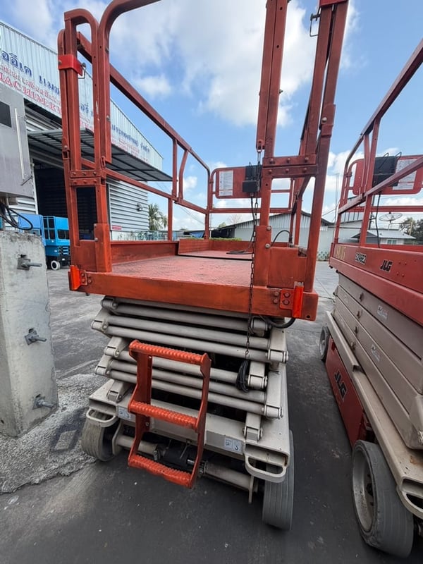 JLG Scissor lift - 3246E2 ลิฟท์ ขากรรไกร 10 เมตร by OEK 098-5625920