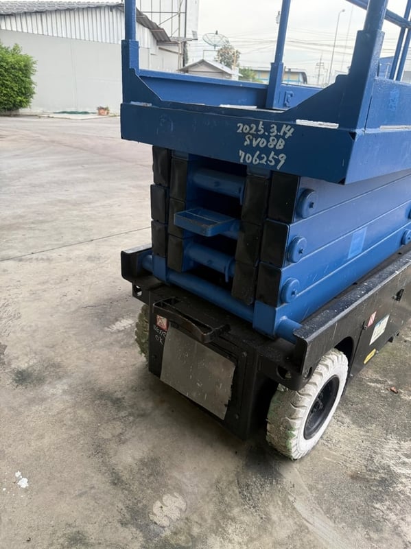 SV08B: Aichi 8m. Scissor lift - ลิฟท์ ขากรรไกร 8 เมตร by OEKShop