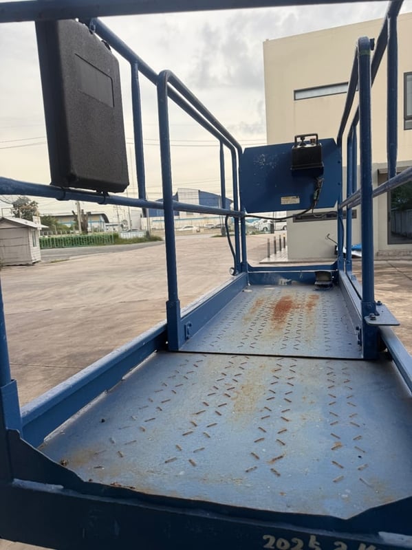 SV08B: Aichi 8m. Scissor lift - ลิฟท์ ขากรรไกร 8 เมตร by OEKShop