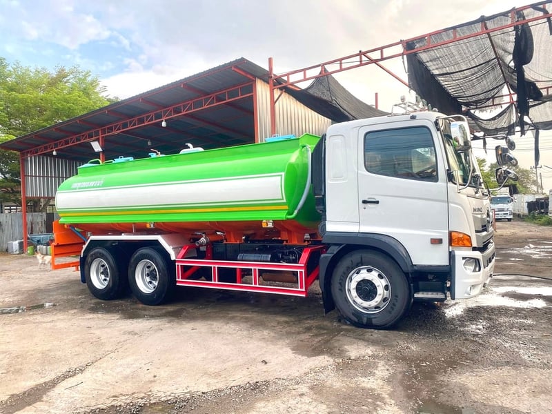 รถเเท๊งค์น้ำ ฮีโน่วิคเตอร์ 260 แรง 2 เพลาปี60 แท้งน้ำต่อใหม่ 15000 ลิตร ยางใหม่10 เส้น รถสวยพร้อมใช้