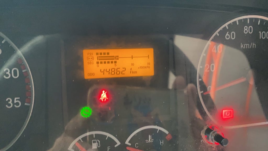 อีซูซุ FvZ 300   2 เพลาปี 60 เบ้า4 ช่อง เก็บสีให้ใหม่ทั้งคันคับ 