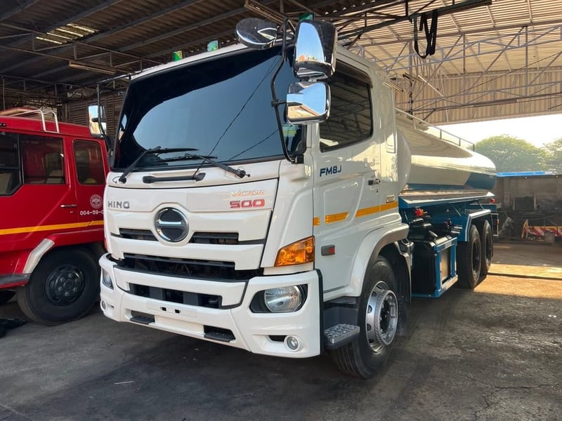 รถเเท๊งค์น้ำ ฮีโน่ FM8j 260ปี60 2เพลา ถังใหม่ 15,000 ลิตร รถพร้อมใช้สอบถามดัยคับ Tel.0909758978ชายตู่ รถเเท๊งค์น้ำ ฮีโน่ FM8j 260ปี60 2เพลา ถังใหม่ 15,000 ลิตร รถพร้อมใช้สอบถามดัยคับ Tel.0909758978ชายตู่