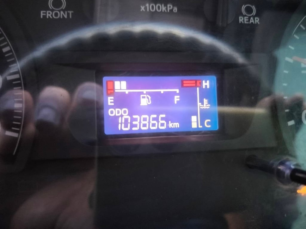 HINO VICTOR 380ปี59 วิ่งน้อย ดั้มพ์สามมิตร มีระบบดึงลูก HINO VICTOR 380ปี59 วิ่งน้อย ดั้มพ์สามมิตร มีระบบดึงลูก
