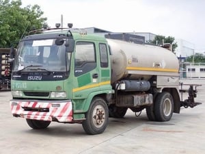 รถสเปร์ยยาง หกล้ออีซุFTR 200ปี50 สอบถามรายระเอียดดัยคับ Tel.0909758978ชายตู่