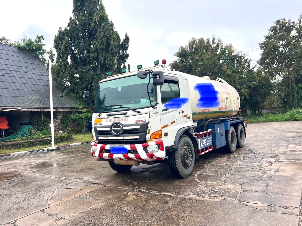 Hino FM8j 260ปี60 2เพลา จะยกจะเเยกหัวเเชตซี สอบถามดัยคับ Hino FM8j 260ปี60 2เพลา จะยกจะเเยกหัวเเชตซี สอบถามดัยคับ